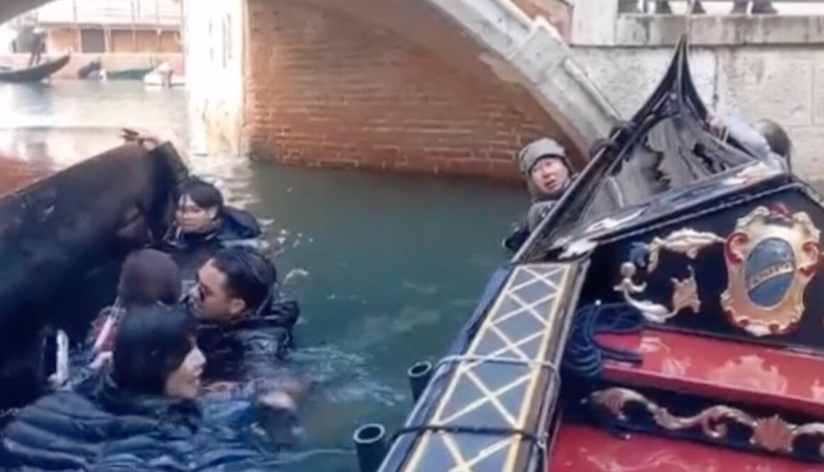 Venice gondola capsizes after tourists keep taking selfies and refuse to sit down